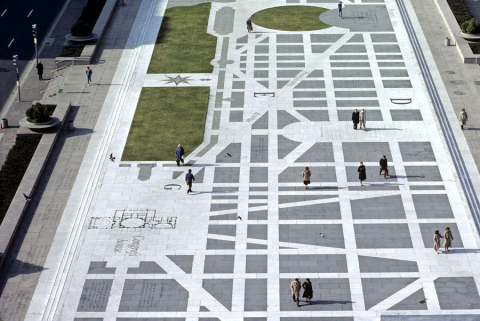 Freedom Plaza, Pennsylvania Avenue